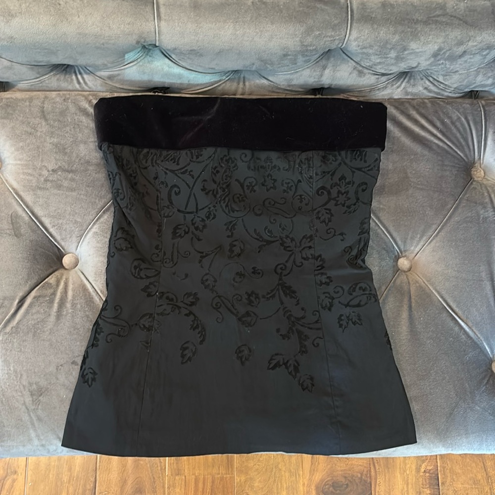 black strapless top! size: woman’s 8